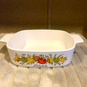 Like new Corning Ware dish